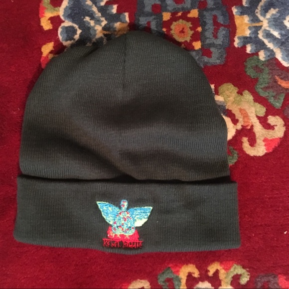 Rebel Buddha beanie - Picture 1 of 2